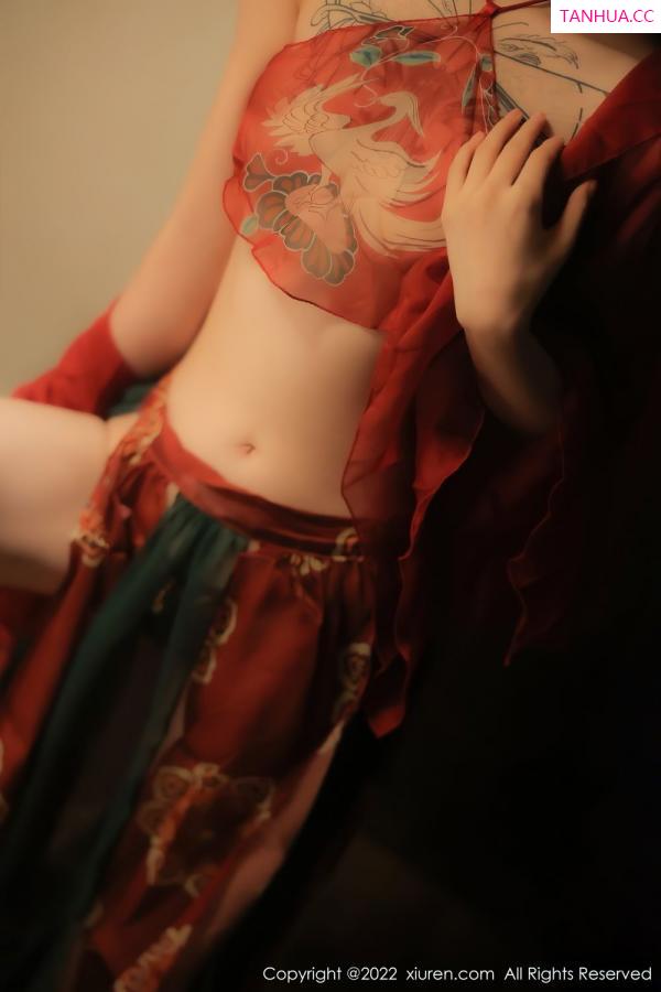 小奶瓶呜呜  [XiuRen]高清写真图 2022.08.25 No.5527 奶瓶第33张图片